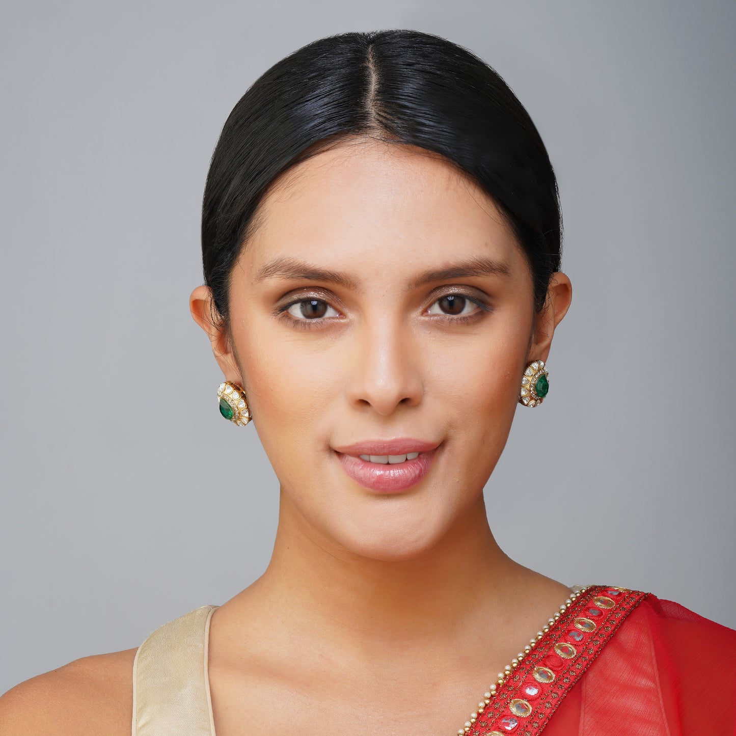 Emerald Enchantment Green Kundan Stud Earrings Detail Shot | Traditional Jewellery | Saajo