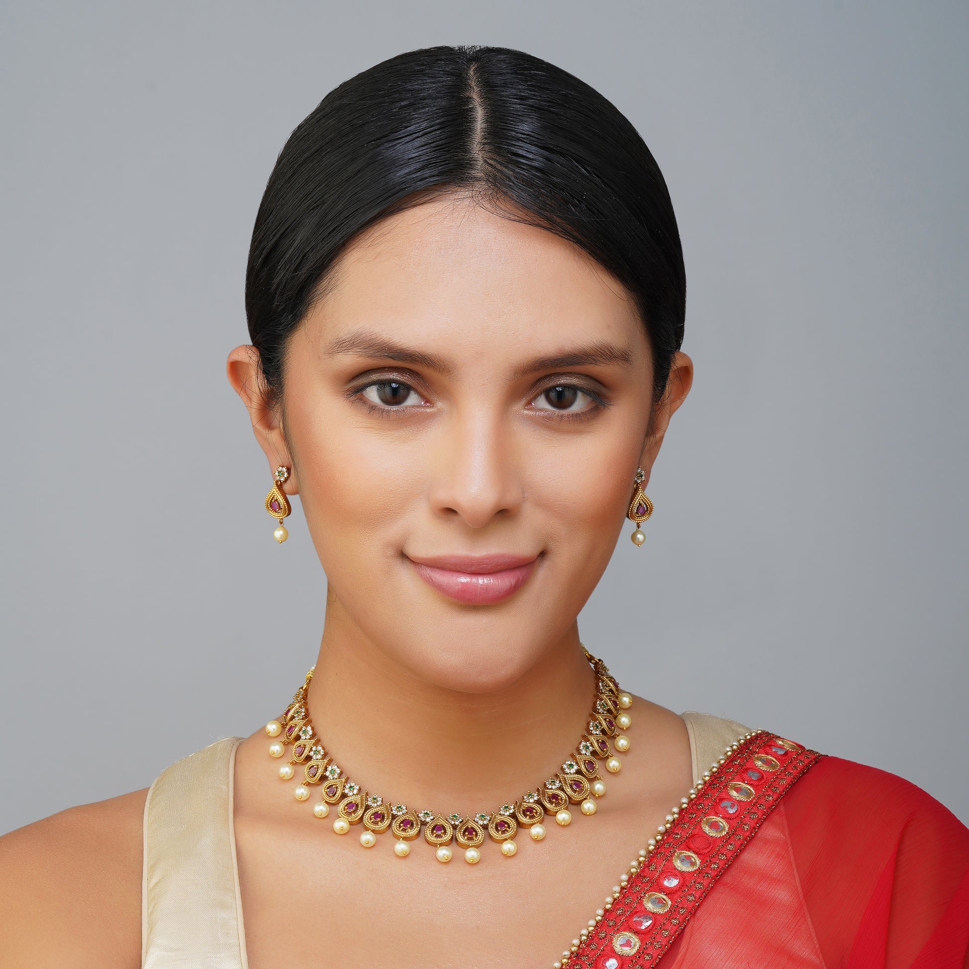 Lustrous Pearlescent Oasis Necklace Set Detail Shot | Traditional Jewellery | Saajo