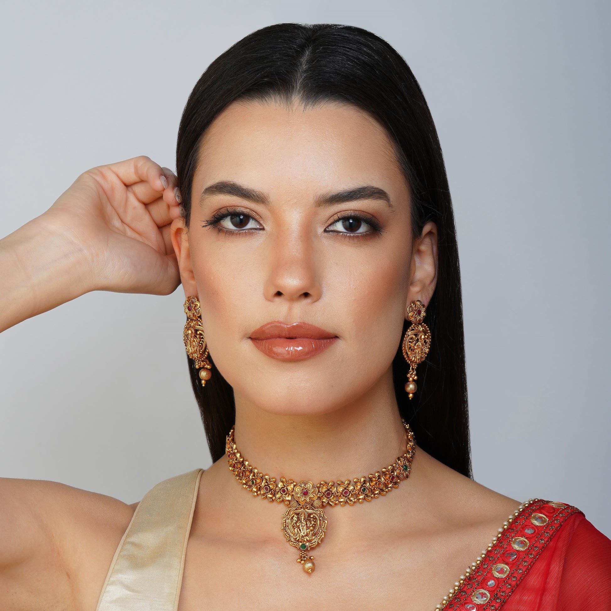 Luminous Ganesha Foliage Grandeur Choker Necklace Set Detail Shot | Traditional Jewellery | Saajo