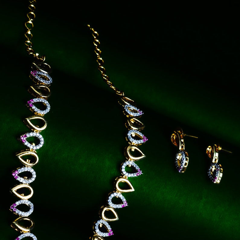 Debonair Shimmers Necklace Set Close Up | Indian Jewellery | Saajo