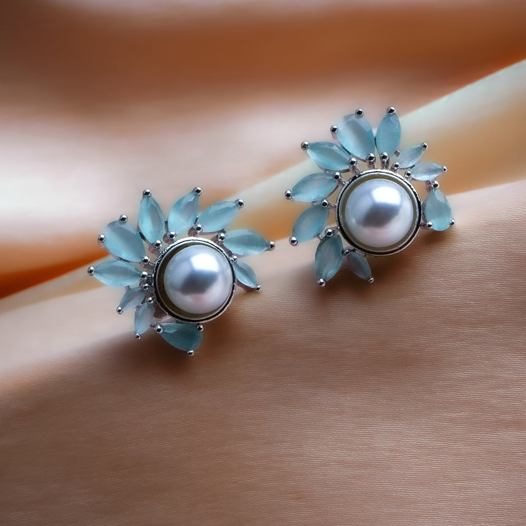 Hypnotic Glance Stud Earrings Detail Shot | Traditional Jewellery | Saajo